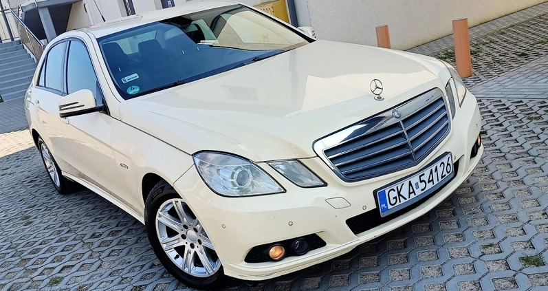 Mercedes-Benz Klasa E cena 36900 przebieg: 345000, rok produkcji 2011 z Strumień małe 154